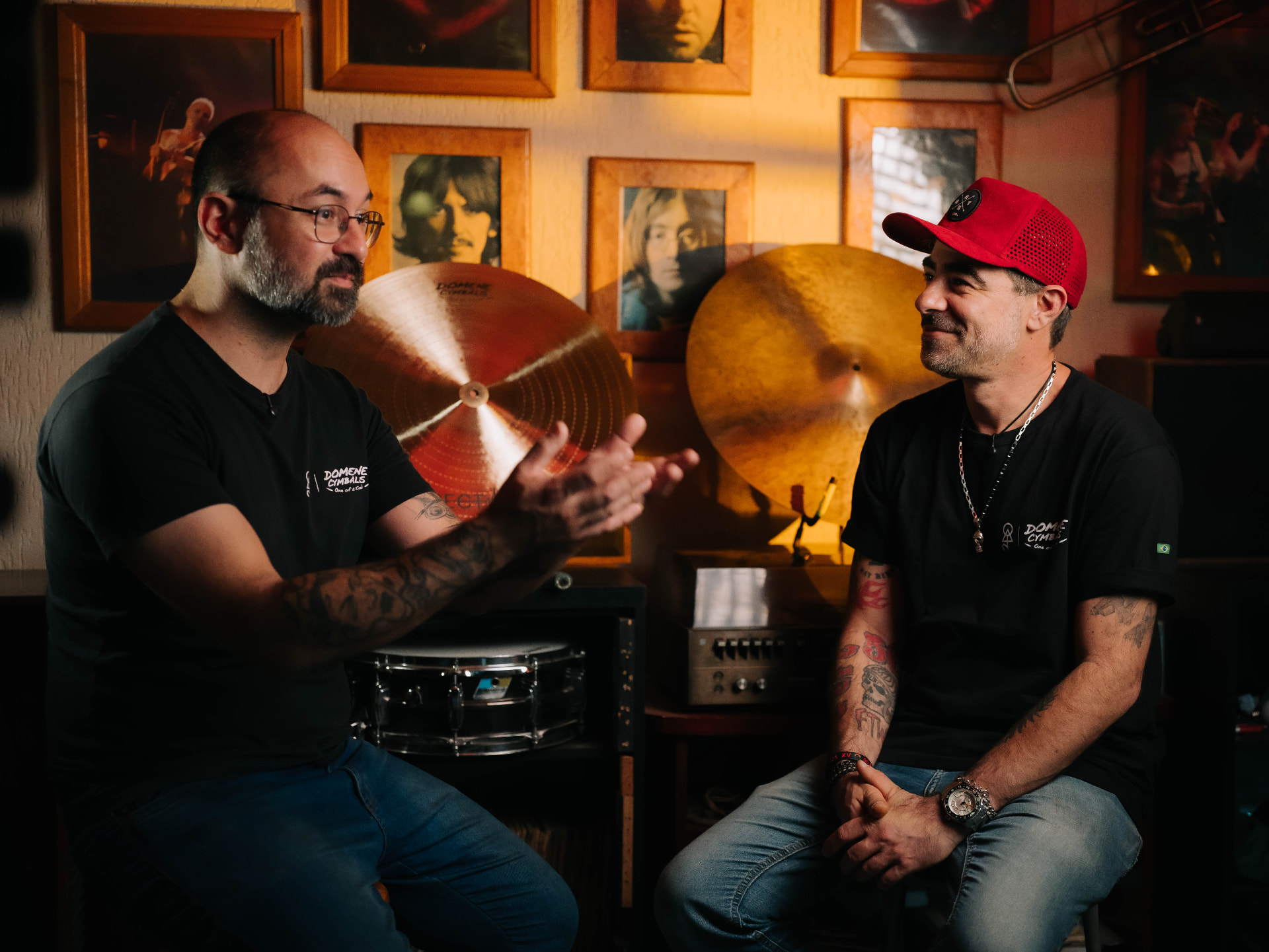 Conversa sobre os pratos Spectrum no ateliê Domene